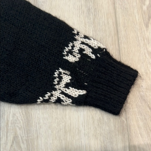 Urban Outfitters Black and White Cowl Neck Sweater - Picture 6 of 9
